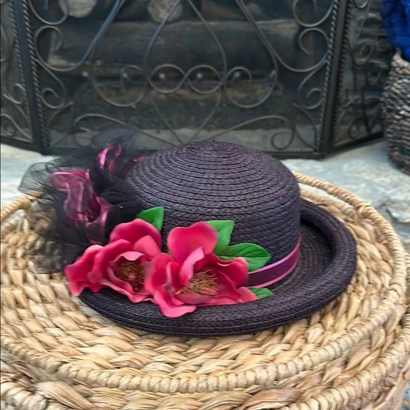 Elegant Black Straw Hat with Pink Ribbon and Floral Detail Perfect for Derby - Picture 6 of 10